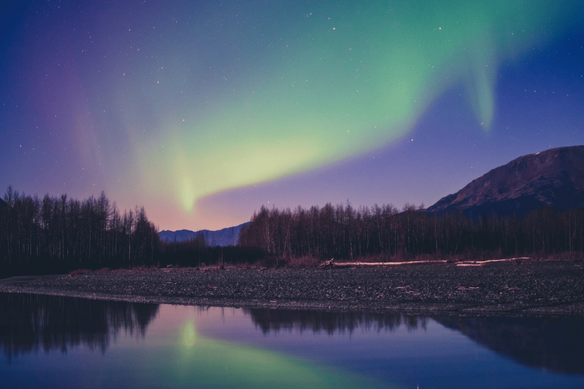 Best Times And Places To See The Northern Lights In Alaska Best time to go to alaska for northern lights