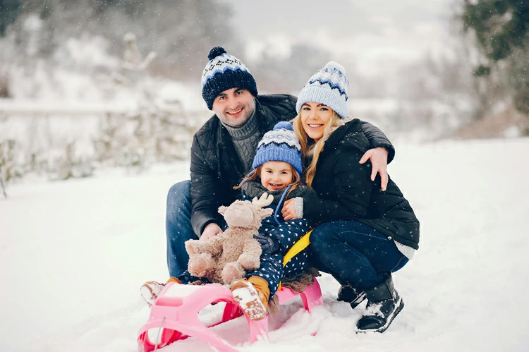 Best Colors for Outdoor Family Pictures That Make You Stand Out