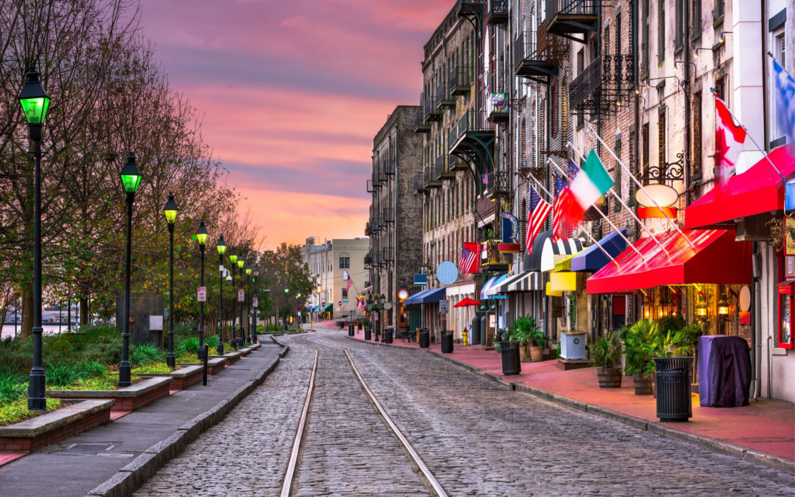 What is the best month to visit savannah georgia?
