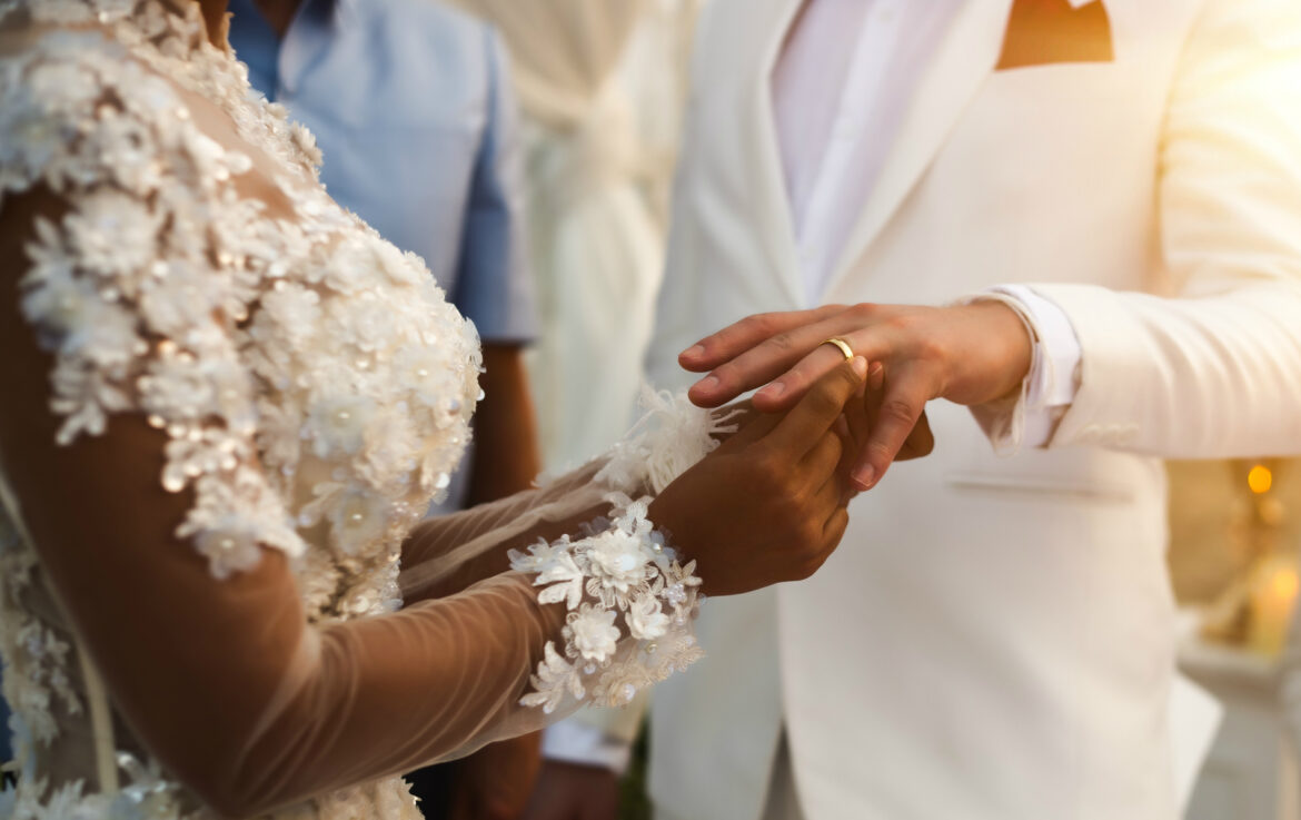 Wedding Traditions Throughout the World - WeddingStats Wedding Traditions Throughout the World - WeddingStats