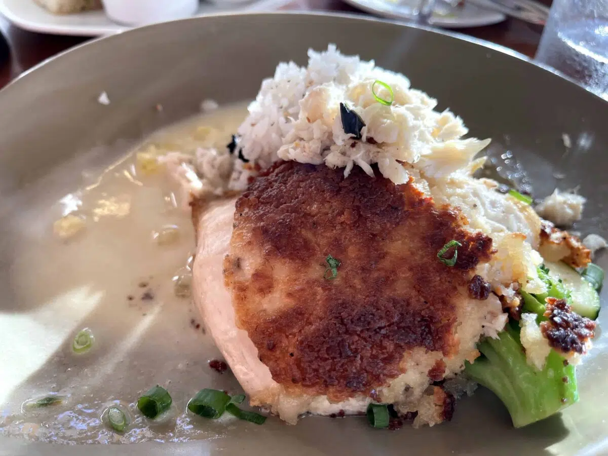 Best Dining in Waikiki Highlights top restaurants for an unforgettable experience