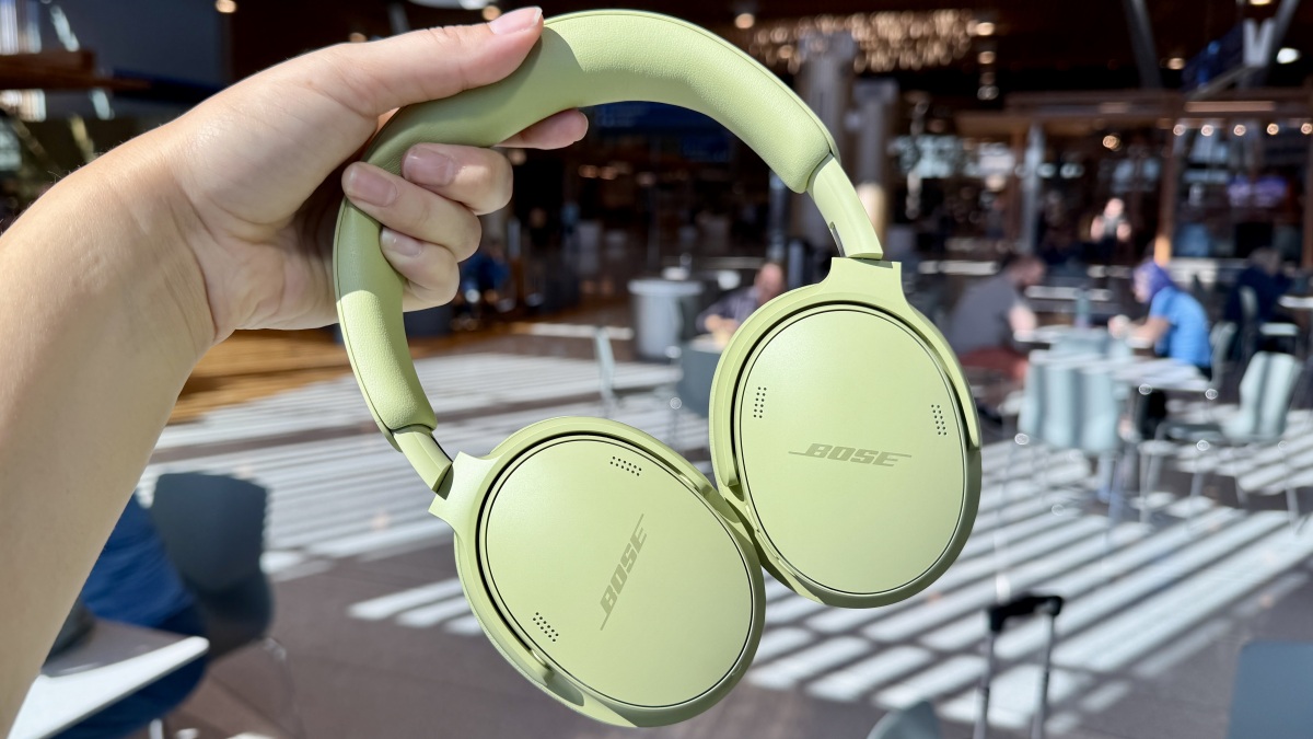 Best Headphones for Flying